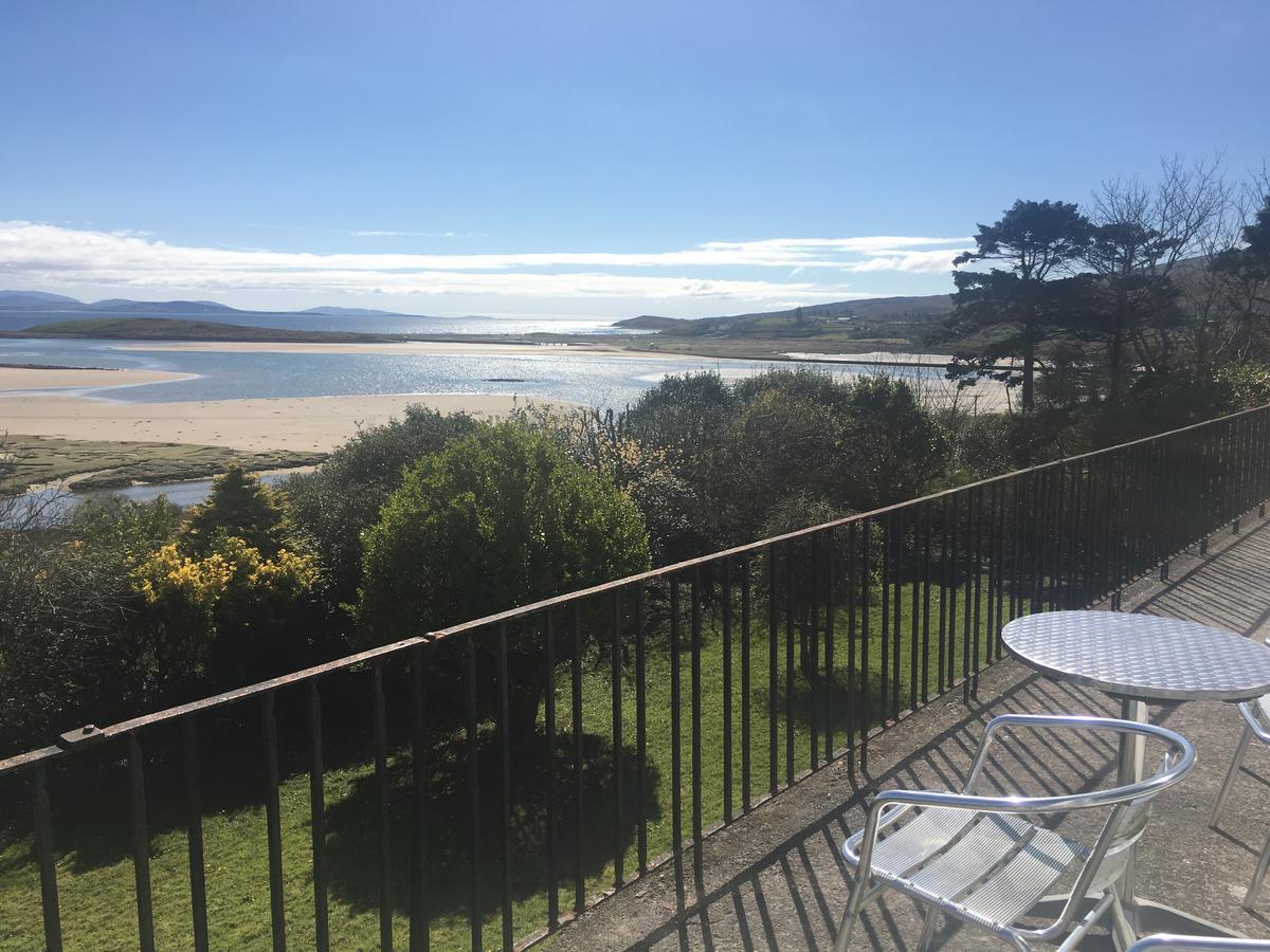 Mcloughlins Of Mulranny Hotel Buitenkant foto